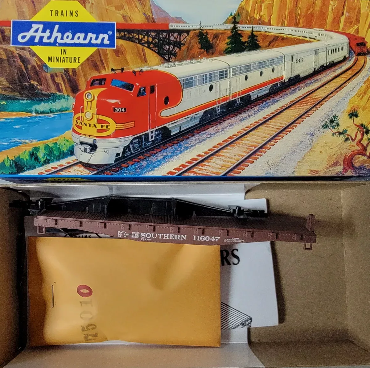 Athearn 1356 HO Scale 40' Flat Car (Blue Box Kit) Southern 116047