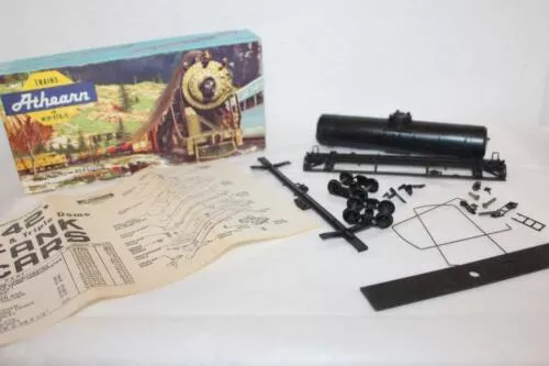 Athearn 1570 HO Scale Single Dome Tank Car (Blue Box Kit) Undecorated