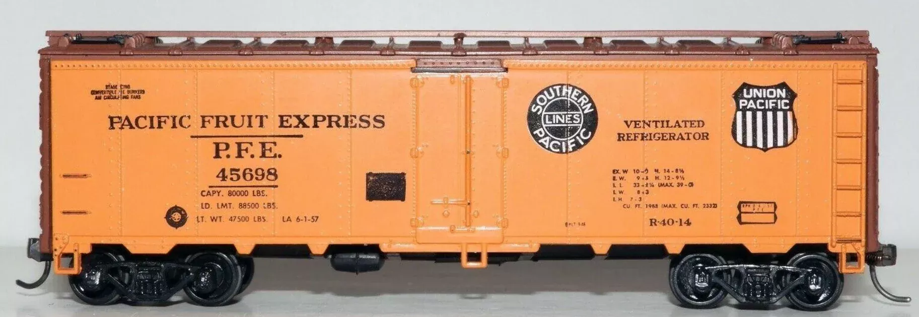 Athearn 1601 HO Scale 40' Steel Reefer (Blue Box Kit) Pacific Fruit Express (UP/SP) PFE 44809