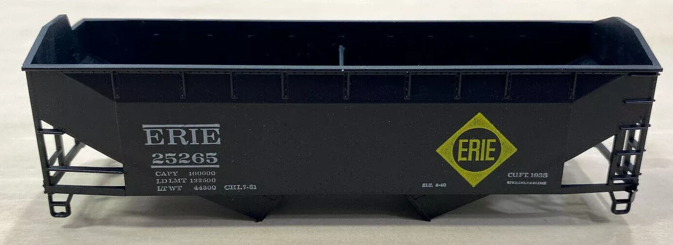 Athearn 5579 HO Scale 34' Offset Hopper Car Erie