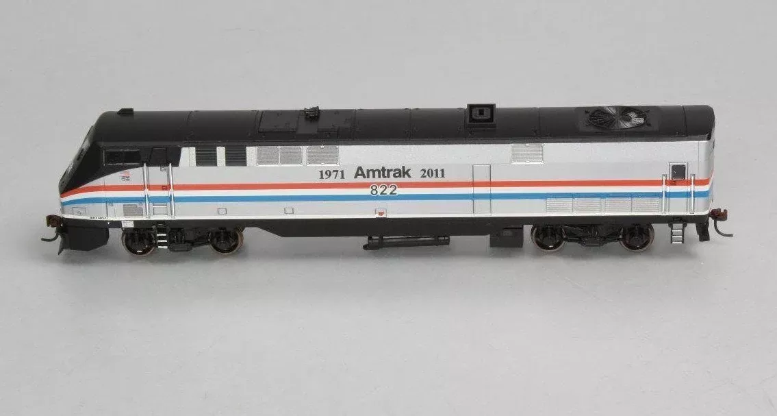 Athearn (Walthers)  99452 HO Scale GE P42DC Amtrak 822 Phase III 40th Anniversary