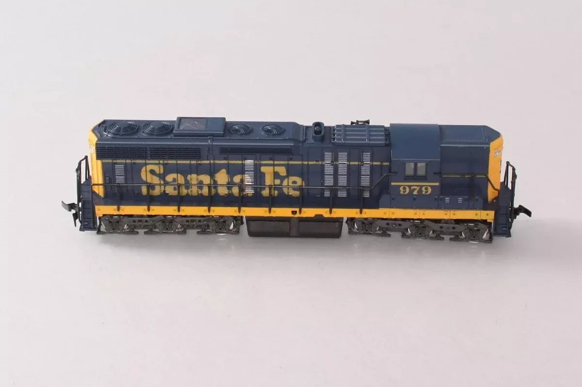 Atlas (Yellow Box) 7001 HO Scale SD24 Diesel Santa Fe 979