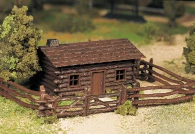 Bachmann Plasticville 45982O Gauge Log Cabin with Rustic Fence Kit