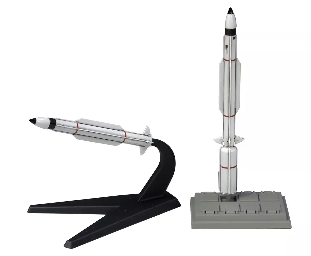 FINE MOLDS Fp28 Anti-Aallistic Missile Sm-3 1/72 Scale Kit