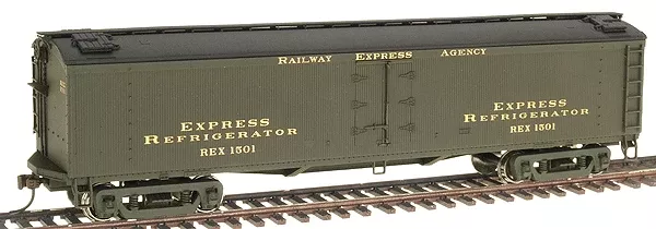 Walthers 932-5493 HO Scale GACX Wood Reefer (GSC Trucks) Railway Express Agency REX 1501