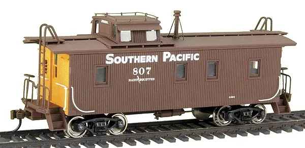 Walthers 932-7610 HO Scale SP Class C-30-1 Wood Caboose SP 807