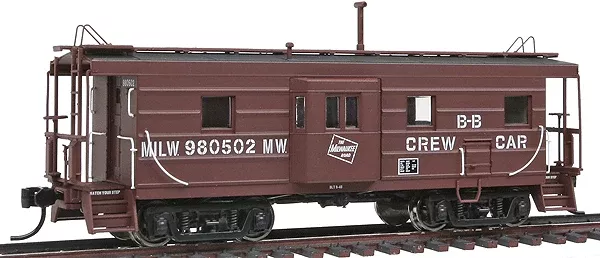 Walthers 932-7677 HO Scale International Bay Window Caboose MILW 980502