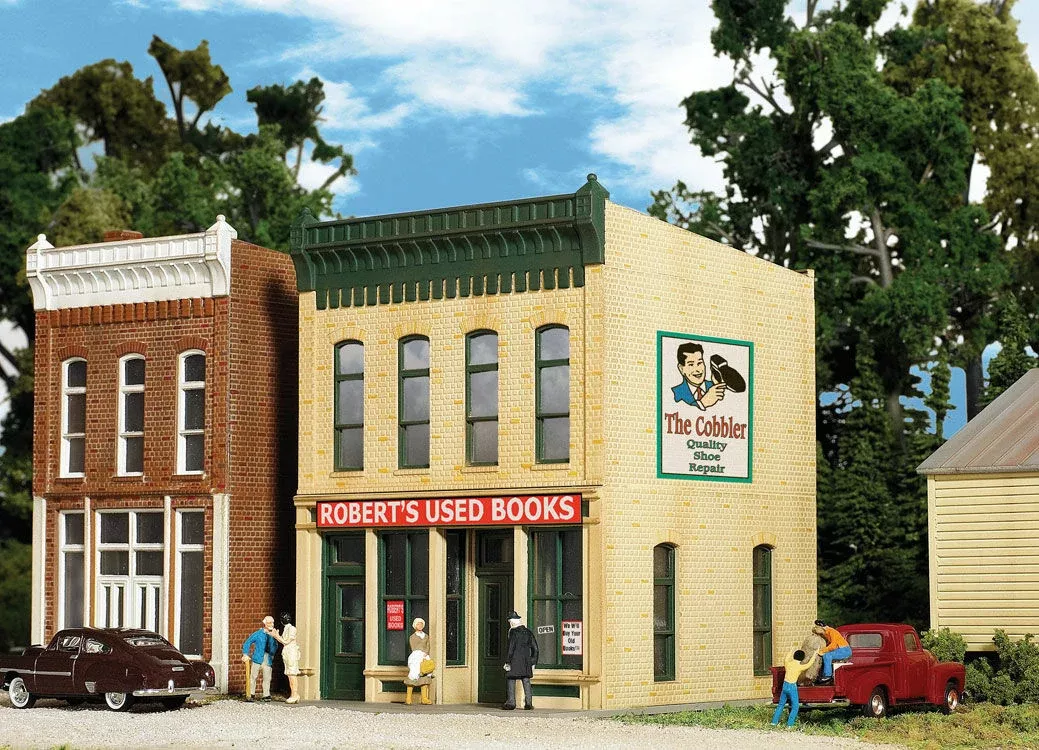 Walthers Cornerstone 933-3659 HO Scale Robert's Used Books with LED