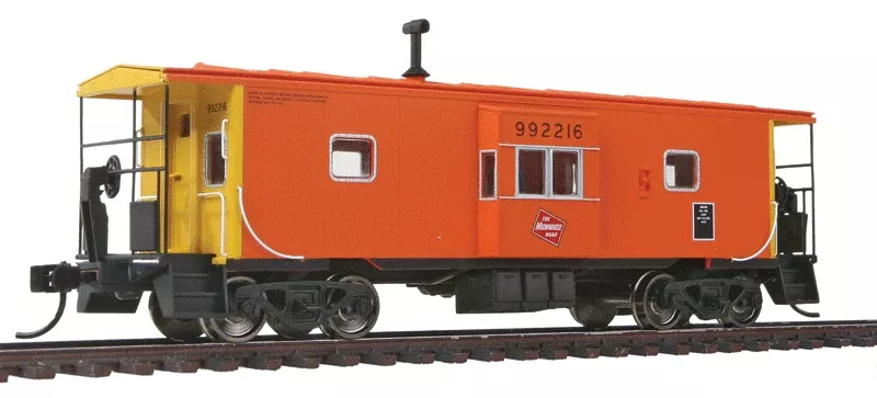Walthers Proto 920-103303 HO Scale 39' Bay Window Caboose Milwaukee Road MILW 992216