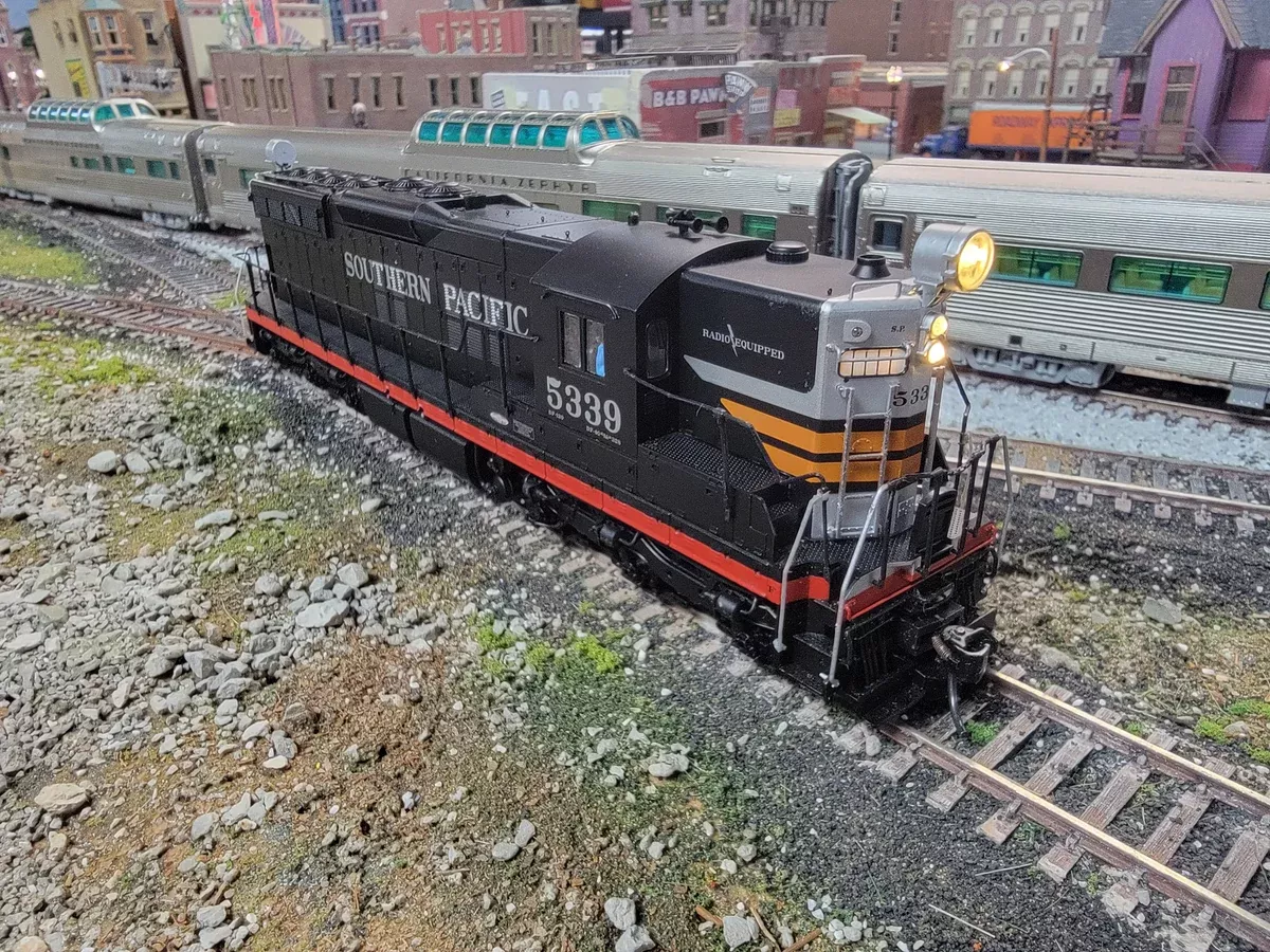 Walthers Proto 920-41621 HO Scale EMD SD9 Diesel SP 5339 DCC & Sound